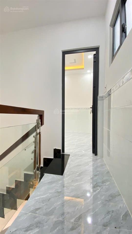 Hh 70tr chợ bùi minh trực p5q8, dt 3x10 2tầng shr giá 4tỷ480 tl.