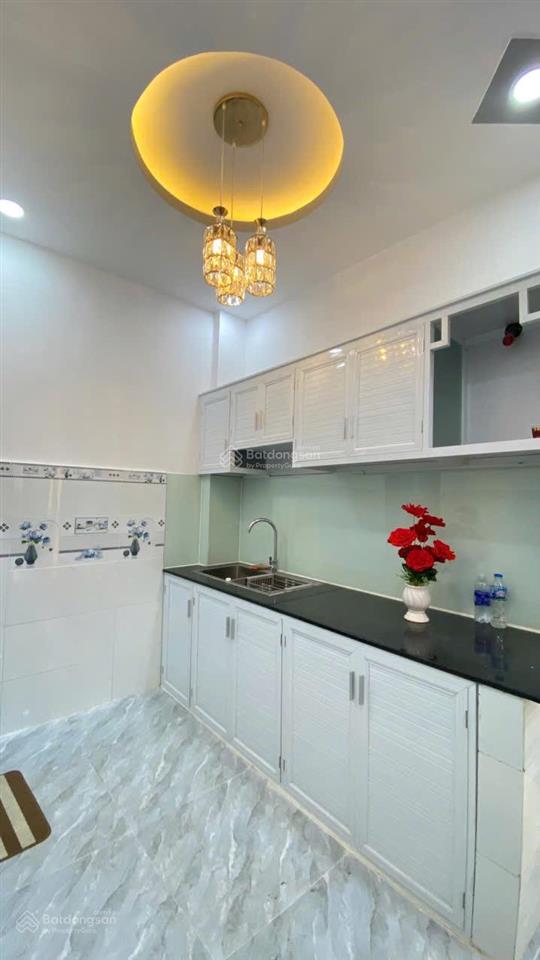 Hh 70tr chợ bùi minh trực p5q8, dt 3x10 2tầng shr giá 4tỷ480 tl.