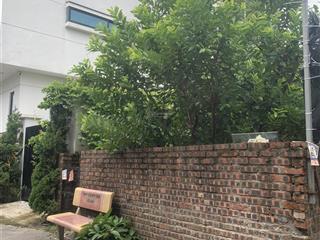 Hiếm  đông dư  vỉa hè  2 thoáng, 10m ra điều hoà  70m2  8tỷ05  ở sướng , giữ tiền tiềm năng
