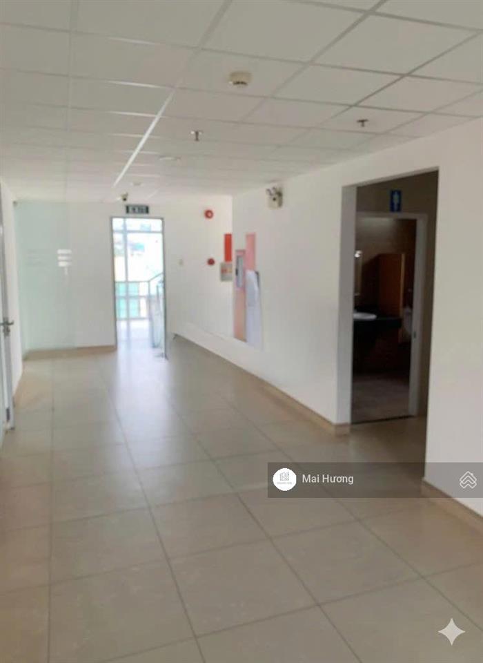 Cho thuê tòa nhà đường trường chinh tân bình. ngang lớn 15m, 4 tầng, giá chỉ 200tr/tháng