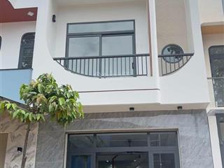 Gia đình tôi cần tiền nên cần bán gấp căn nhà đang ở, nằm gần chợ ở bình điền, quận 8, tp hcm
