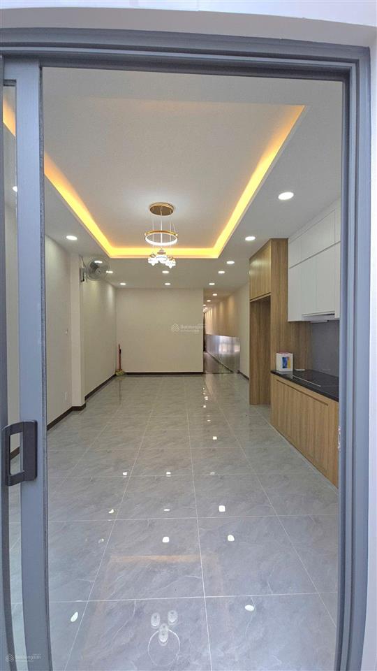 Mặt tiền đường rộng 18m phước bình, kế bên global city 88m2(4x22) sẵn nhà cấp 4 mới tinh vào ở ngay