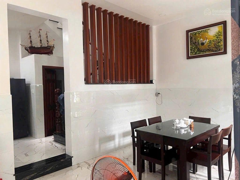 Nhà 3 tầng, 80m2, ngang lớn 8.2m, ngay phú định, quận 8, hơn 7 tỷ, vừa ở, vừa cho thuê giữ tiền