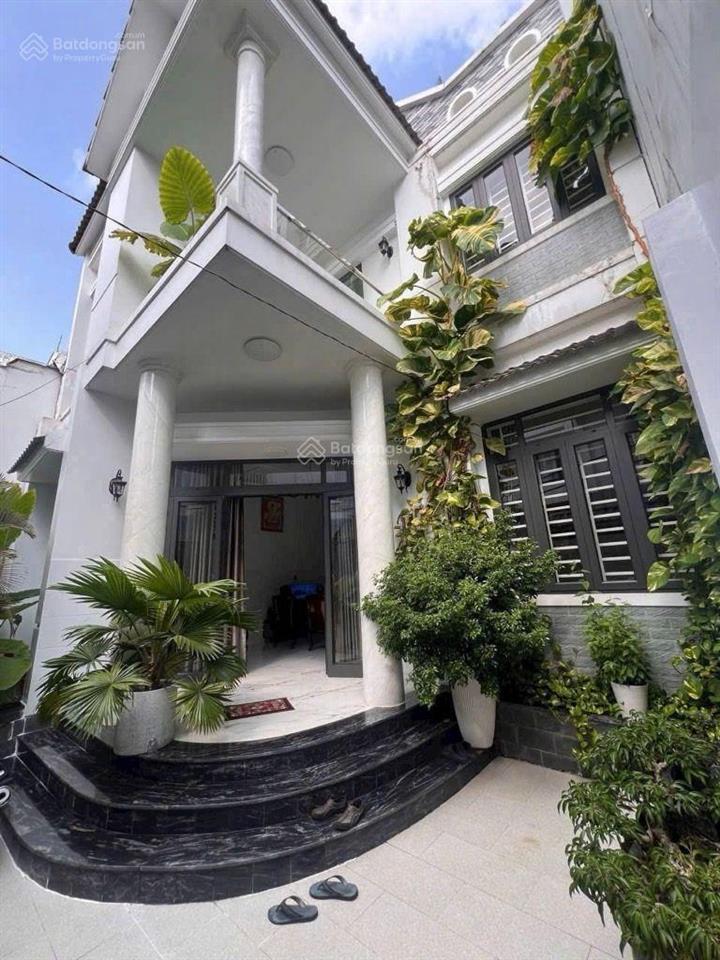 Nhà 3 tầng, 80m2, ngang lớn 8.2m, ngay phú định, quận 8, hơn 7 tỷ, vừa ở, vừa cho thuê giữ tiền