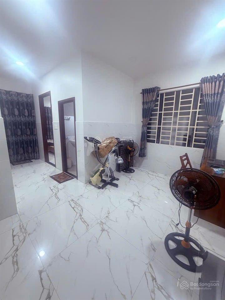 Nhà 3 tầng, 80m2, ngang lớn 8.2m, ngay phú định, quận 8, hơn 7 tỷ, vừa ở, vừa cho thuê giữ tiền