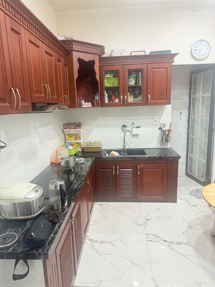 Nhà 3 tầng, 80m2, ngang lớn 8.2m, ngay phú định, quận 8, hơn 7 tỷ, vừa ở, vừa cho thuê giữ tiền
