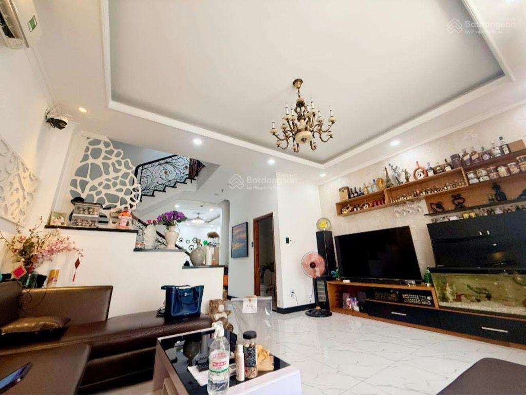 Đường 12m, nhà 3 tầng, hậu giang, quận 6, 80m2, ngang 6x14m, chỉ 19.9 tỷ tl ngay chủ