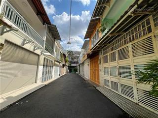 Nhà cmt8 quận 10  hxh thông  57 m2  2 tầng  3 pn  giá 9,8 tỷ