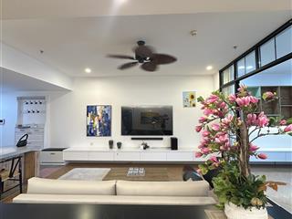 Duy nhất 01 căn hộ 3pn toà r3 giá bán cực rẻ, toà vip nhất royal city nên hiếm căn bán.