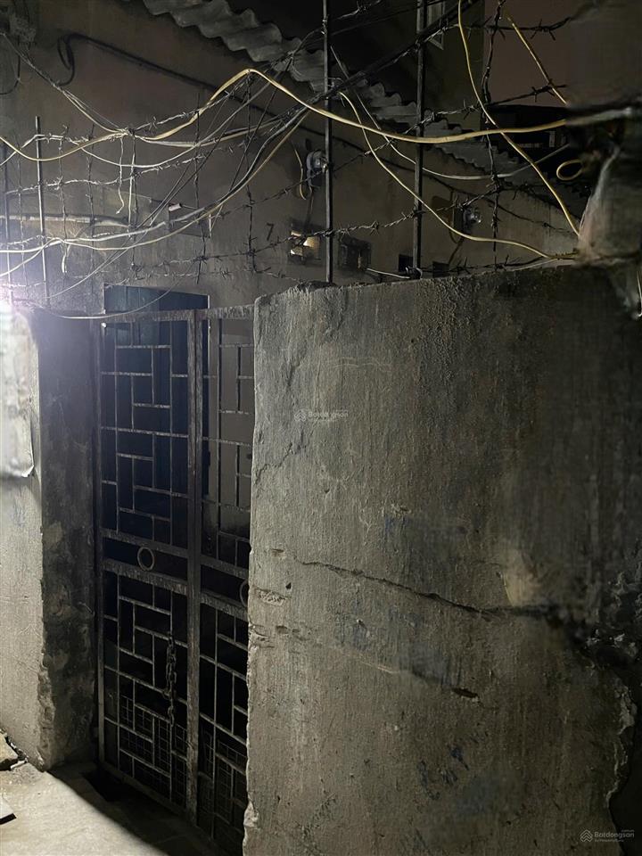 Bán đất lạc long quân tây hồ cầu giấy 50m 12,5tỷ ngõ ba gác, gần mặt phố, hiện trạng c4