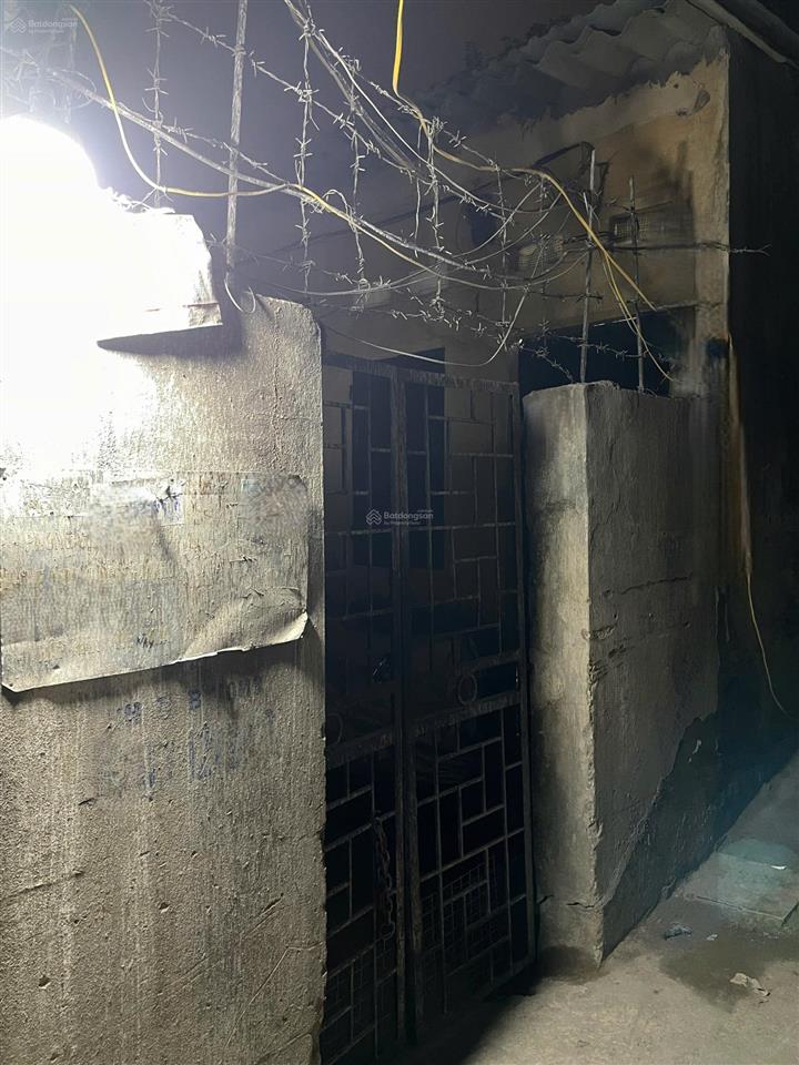 Bán đất lạc long quân tây hồ cầu giấy 50m 12,5tỷ ngõ ba gác, gần mặt phố, hiện trạng c4