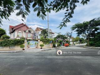 Biệt thự  kdc trí kiệt  liên phường đỗ xuân hợp cạnh global city