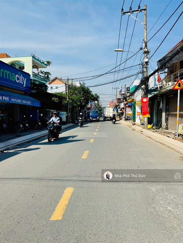 Nhà 2 tầng  tây hoà  sát xa lộ hà nội  gần ga metro phước long