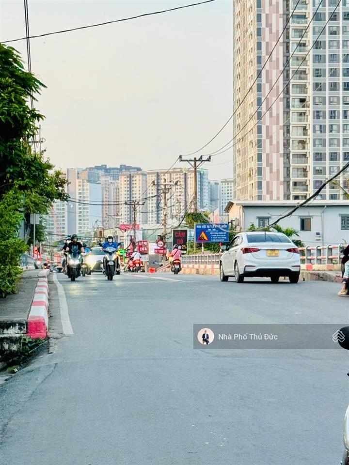 Bán nhà mặt tiền 4 tầng  quận 2  nguyễn duy trinh  cầu giồng ông tố  giao lộ mai chí thọ