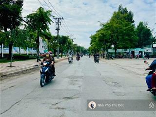 Mt 4 tầng trung tâm quận 2  gần lê văn thịnh  nội thất sịn xò ôtô ngủ trong nhà