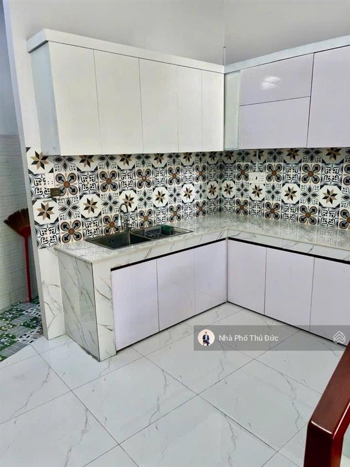 Bán nhà 2 tầng  hẻm ô tô  gần lê văn việt  ngã 4 thủ đức