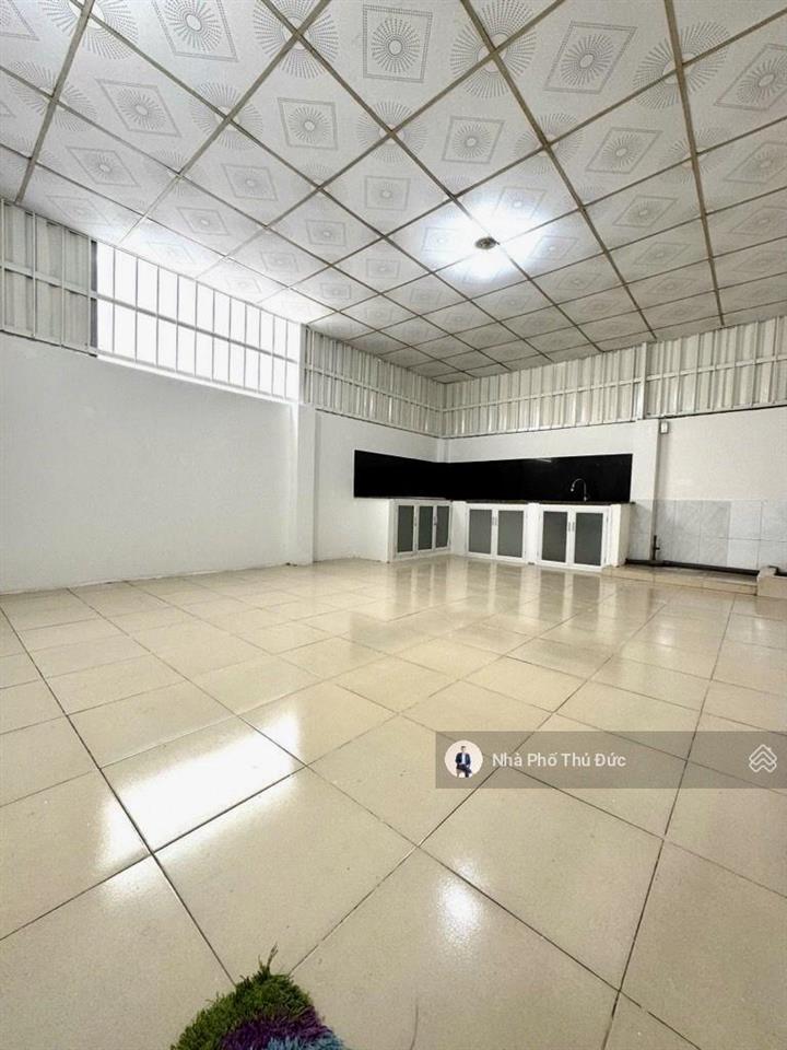 Nhà 2 tầng  ôtô đỗ cửa  gần ubnd long trường  nguyễn duy trinh