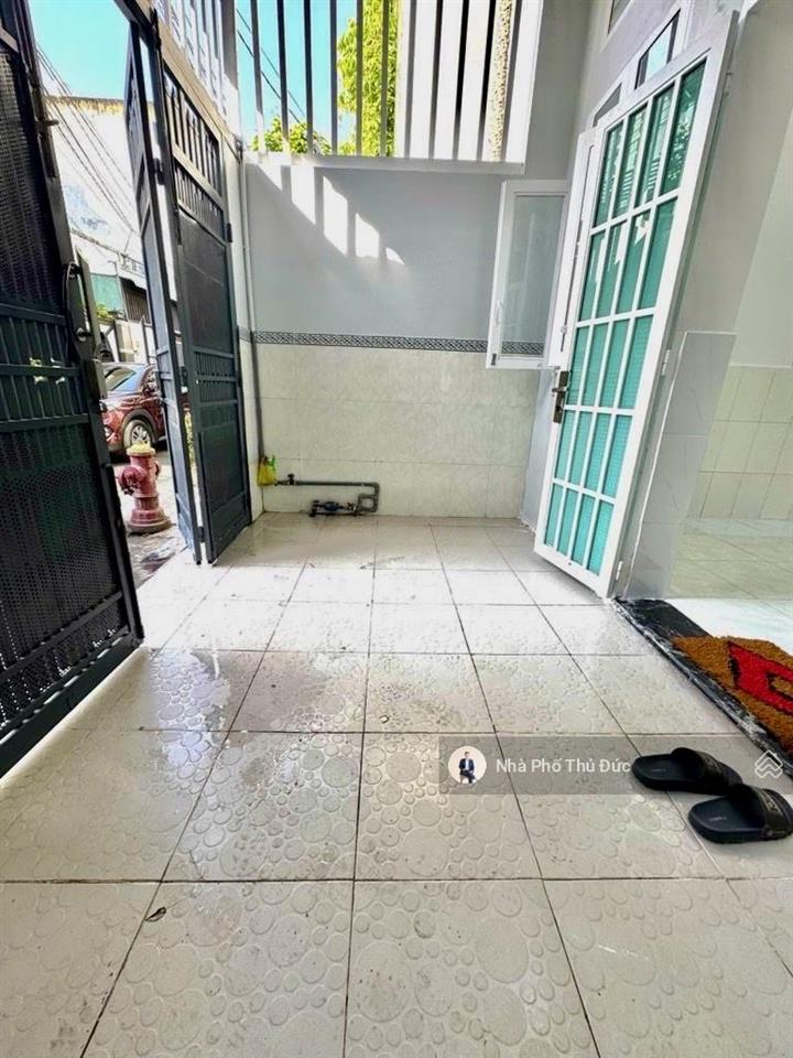 Nhà 2 tầng  ôtô đỗ cửa  gần ubnd long trường  nguyễn duy trinh