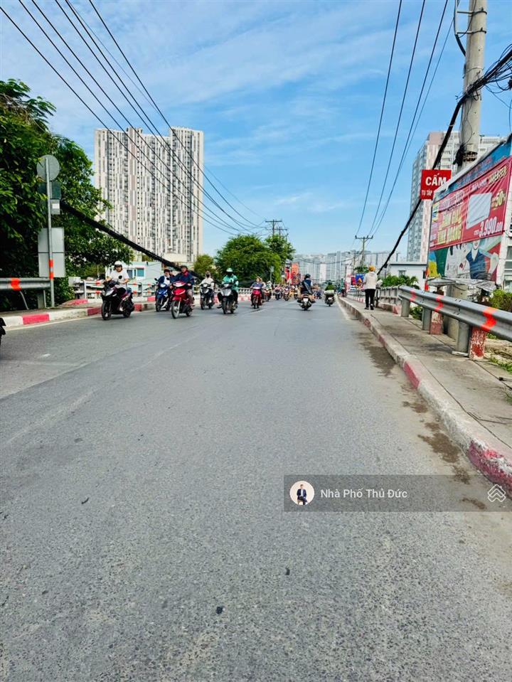 Nhà 3 tầng  quận 2  nguyễn thị định  gần cầu giồng ông tố  nhỉnh 3 tỷ