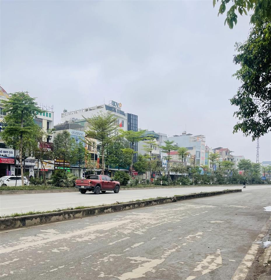 Chính chủ bán lô đất đẹp 83,6m2 phường chương mỹ  đường trước đất hơn 10m  giá f0