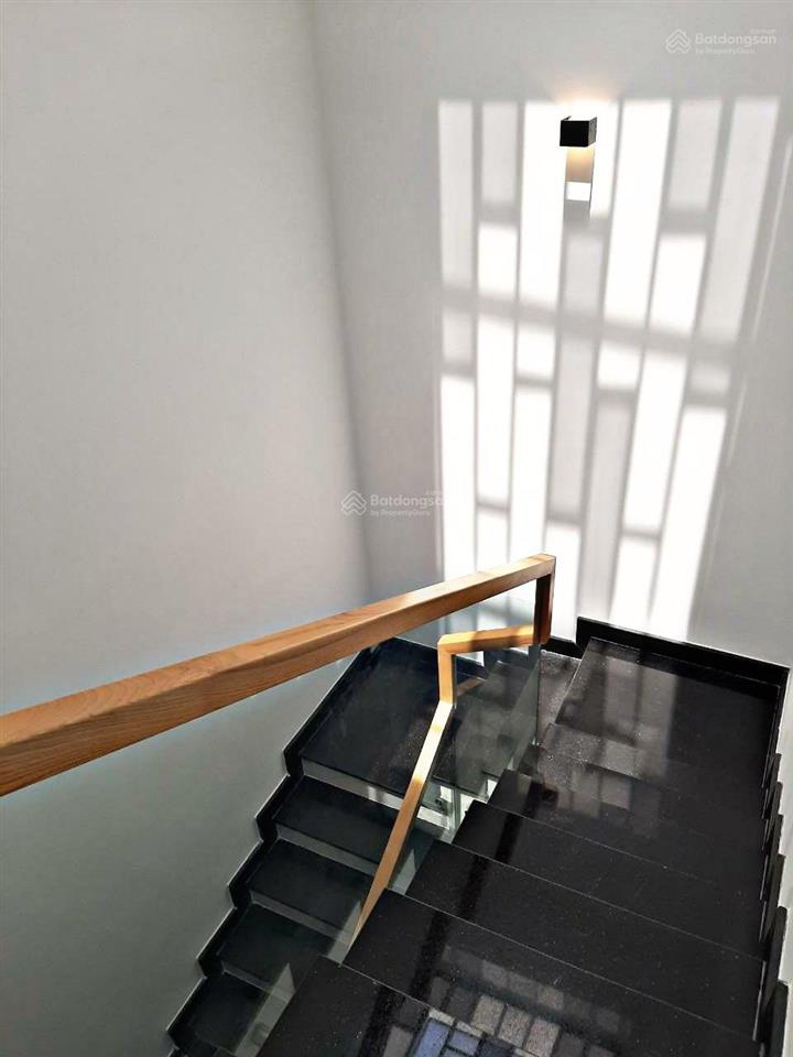 Bán nhà đường 25m kdc dương hồng 5x21m hầm trệt 2 lầu sân thượng chỉ 12,5 tỷ
