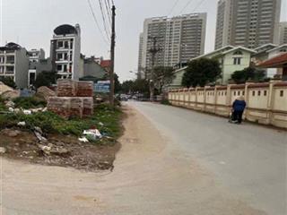 Mảnh đất vàng  phân lô  ô tô tránh  đường to s80m2  giá 9,9 tỷ  ngay trung cư tân tây đô .