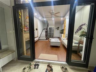 Bán nhà đống đa 6 tầng nhỉnh 9tỷ có sân để xe riêng.