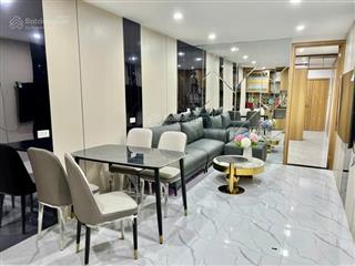 Bán gấp căn hộ khu tập thể tầng 1 3pn, 3wc, 100m2 tại phương mai, đống đa, hà nội, giá 4,56 tỷ