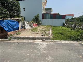 Đất đẹp đường cái rộng dân cư đông đúc.an ninh tốt.trường học.chợ.giao thông thuận tiện
