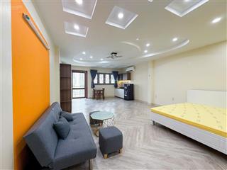 Studio ban công ngay vòng xoay trung sơn  40m2