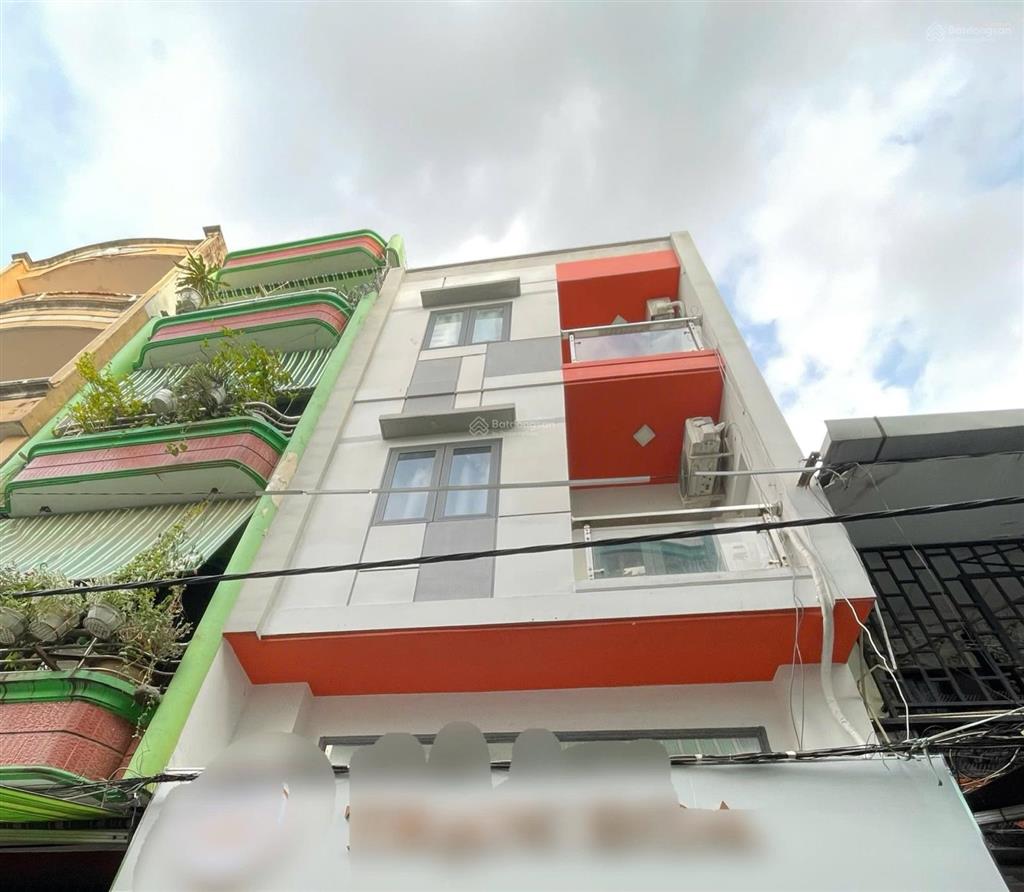 Bán nhà q.10  hẻm kinh doanh ngay chợ hoa  4 tầng  ngang 4,2  cho thuê 20tr/ tháng chỉ 9,8 tỷ