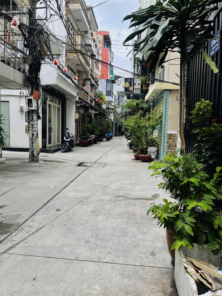 Bán nhà q.10  hẻm kinh doanh ngay chợ hoa  4 tầng  ngang 4,2  cho thuê 20tr/ tháng chỉ 9,8 tỷ