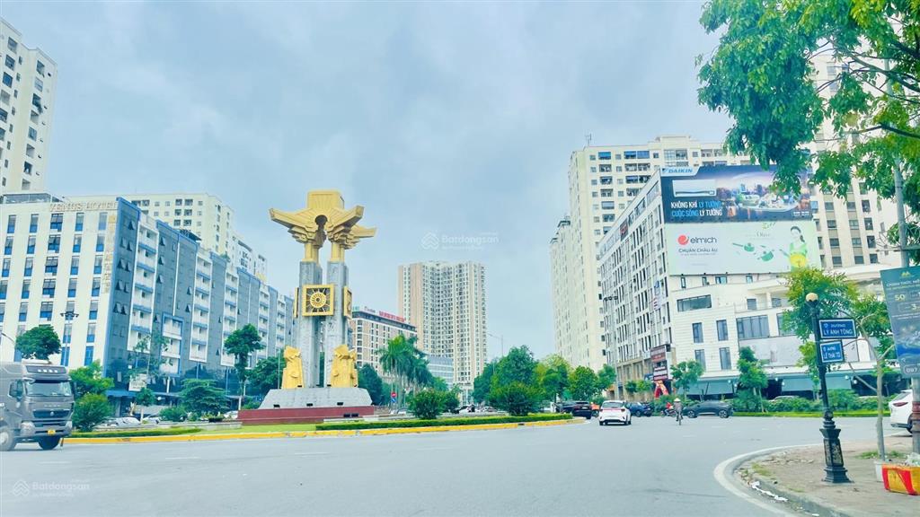 Bán biệt thự cao cấp vòng xuyến cát tường, bắc ninh