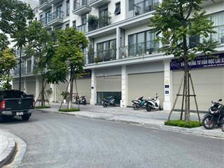 Chủ nhà cần bán gấp căn liền kề vị trí đẹp 75m2 x 5 tầng giá 24 tỷ giao dịch nhanh gọn