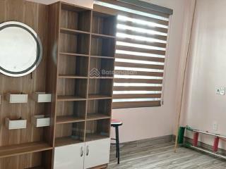 Nhà đẹp về ở luôn, chủ tặng toàn bộ nội thất, đường thông ô tô vào nhà,