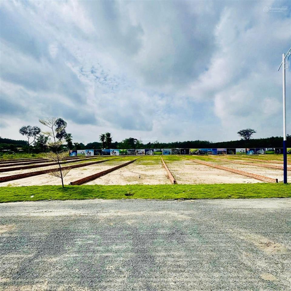 Bán đất gần kcn becamex, gần chợ trường học các cấp, mặt tiền ql14