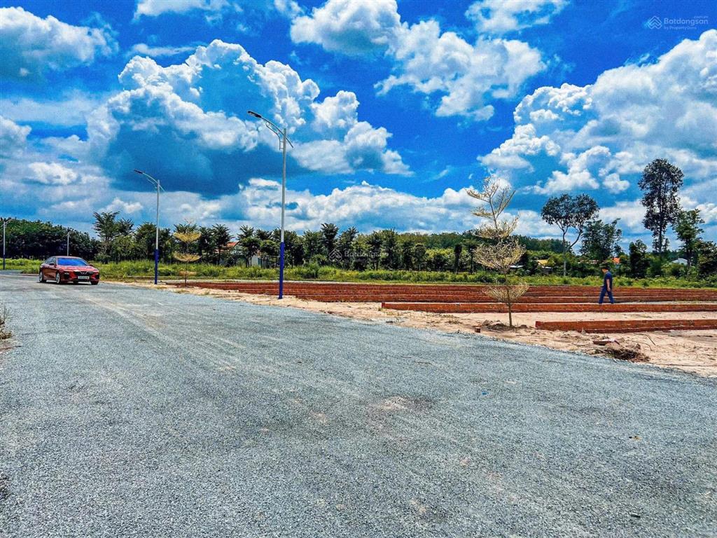 Bán đất gần kcn becamex, gần chợ trường học các cấp, mặt tiền ql14