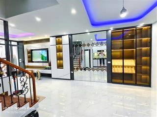 Bán nhà riêng 50m đẹp lung linh mới kính koong cách oto 30m  trung tâm quận đống đa