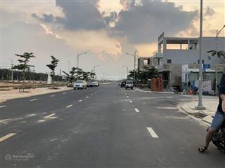 Định cư nước ngoài, bán gấp lô 250m2, thuộc tdc lộc an  bình sơn, sổ sẵn