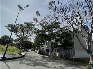 Duy nhất 1 lô, cần bán lô 100m2 giá 2tỷ2 ngay đường thống nhất, thành phố dĩ an