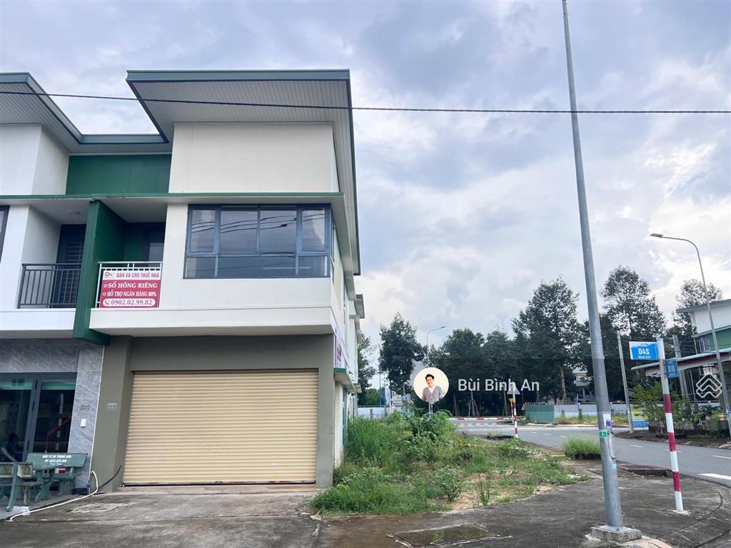 Bán căn góc shophouse 157m2 full thổ cư, sát hồ bơi kđt oasis, trục đường thông, dân ở đông, sổ sẵn