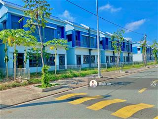 Bán căn tứ lập 1 trệt 1 lầu tại kđt oasis, gần đh việt đức, sổ sẵn, hỗ trợ vay, giá tốt 1,55 tỷ