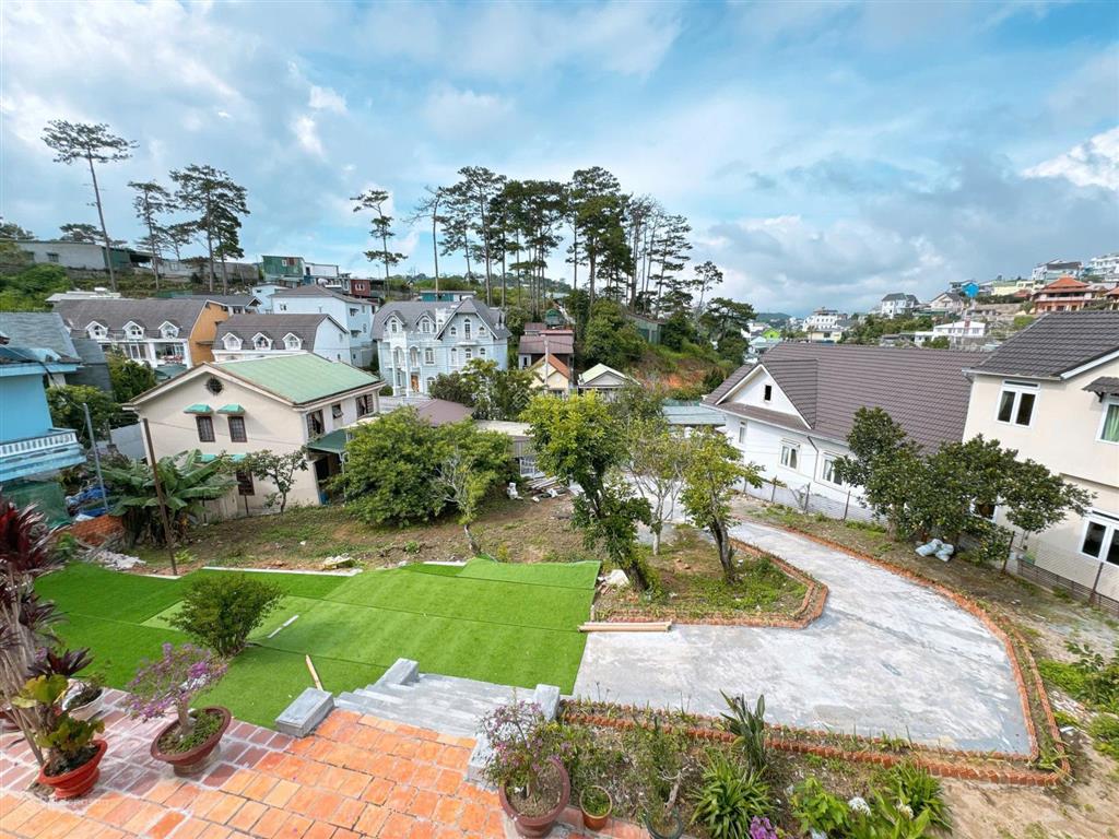 Bán biệt thự siêu đẹp trung tâm thành phố đà lạt, hướng đông nam, pháp lý đầy đủ