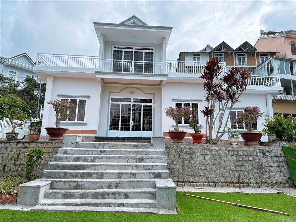 Bán biệt thự siêu đẹp trung tâm thành phố đà lạt, hướng đông nam, pháp lý đầy đủ