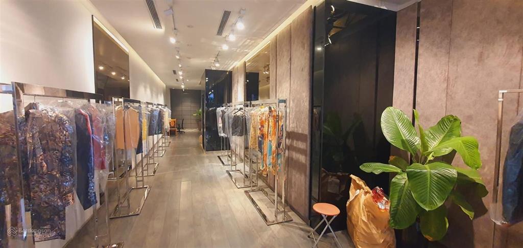 Mặt phố lý thường kiệt  98m2  6 tầng 120 tỷ  phố vip hoàn kiếm.