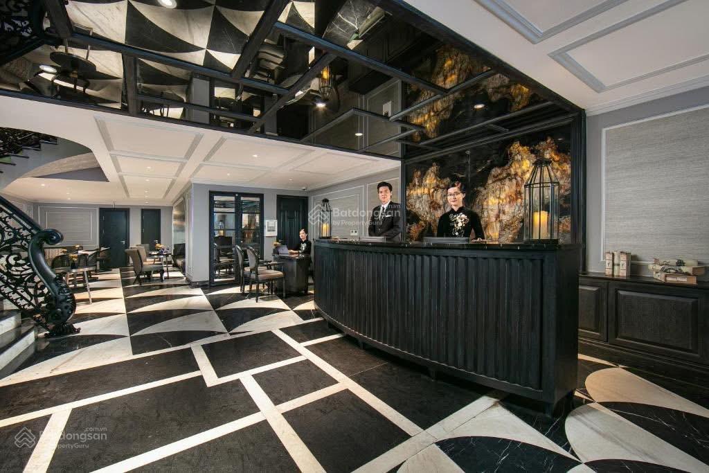 Mặt phố đình ngang  250 tỷ 180m2  10 tầng  khách sạn 4 sao  trái tim hoàn kiếm