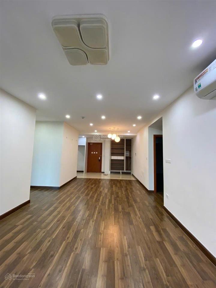 Vợ chồng em cần chuyển sang căn to hơn nên bán gấp căn hộ 110m2 (3pn), chung cư goldmark