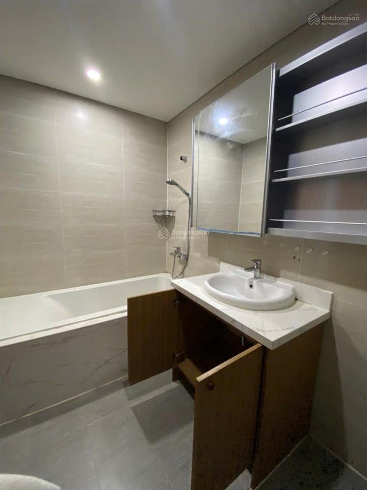 Vợ chồng em cần chuyển sang căn to hơn nên bán gấp căn hộ 110m2 (3pn), chung cư goldmark