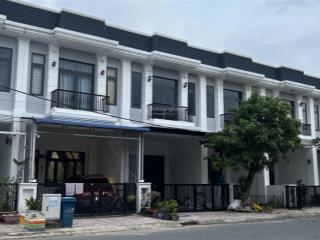 Bán đất nền rẻ nhất the sol city, 2,35tỷ, 92,5m2, shr, cạnh chợ hưng long, cần giuộc, long an