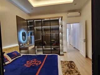 Nhà mới đập hộp, thang máy, thái thịnh, 38m*7t* giá chào 9,9 tỷ, thoáng trước sau, công năng đ đủ.
